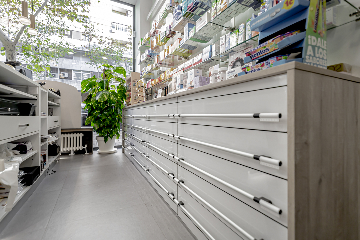 ReformasPergola's tweet photo. En cada transformación de farmacia ponemos empeño en entender tus sueños y expectativas, para convertirlas en realidad.
@pergolareformas
@insidepharmacy
#ReformasPergola #ReformasenMadrid #ReformasIntegrales #Farmacias #ReformadeFarmacia #OficinadeFarmacia #FarmaciasMadrid https://t.co/bdCR9Z1ymN