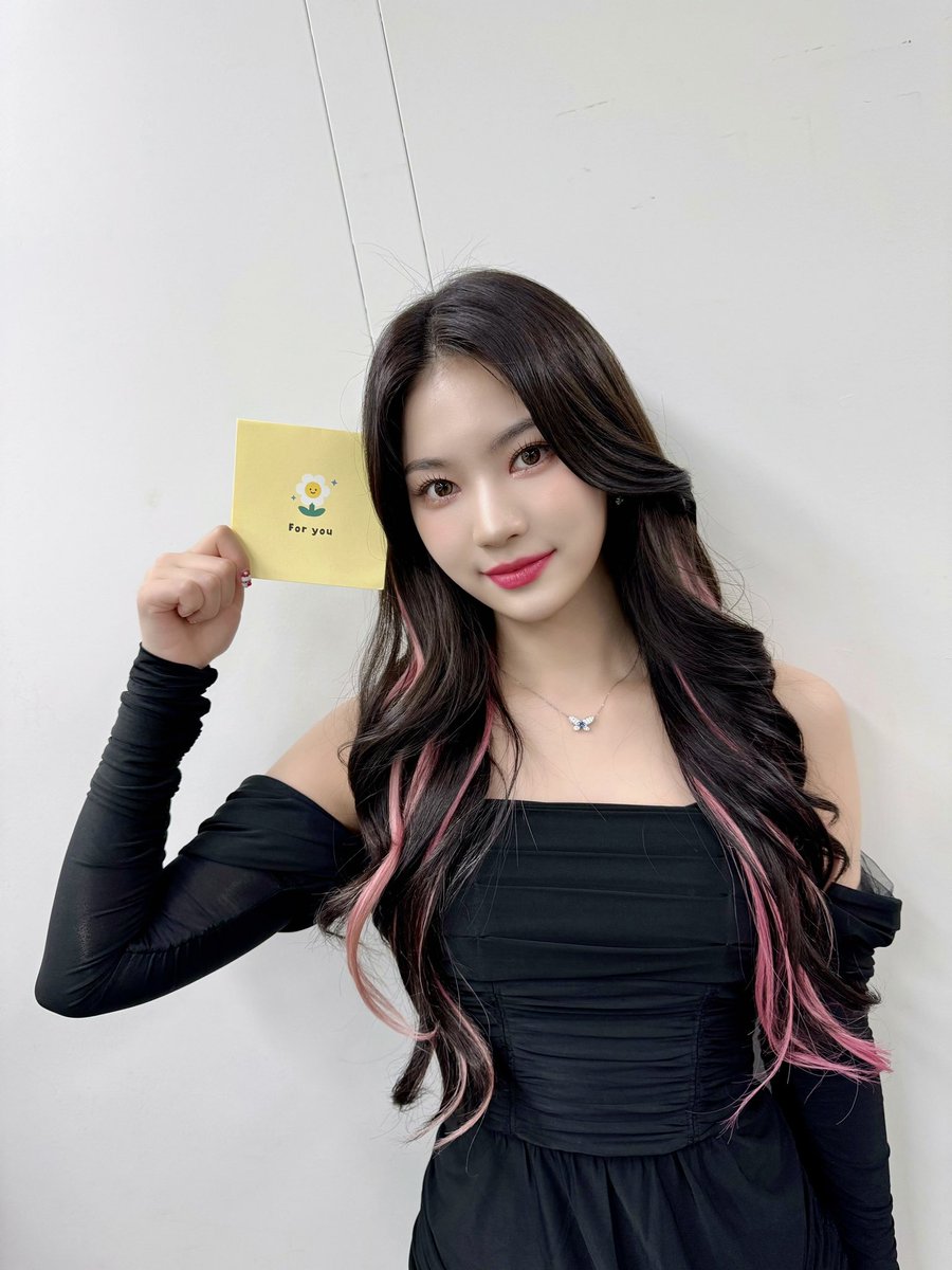 STAYC(스테이씨) tweet media