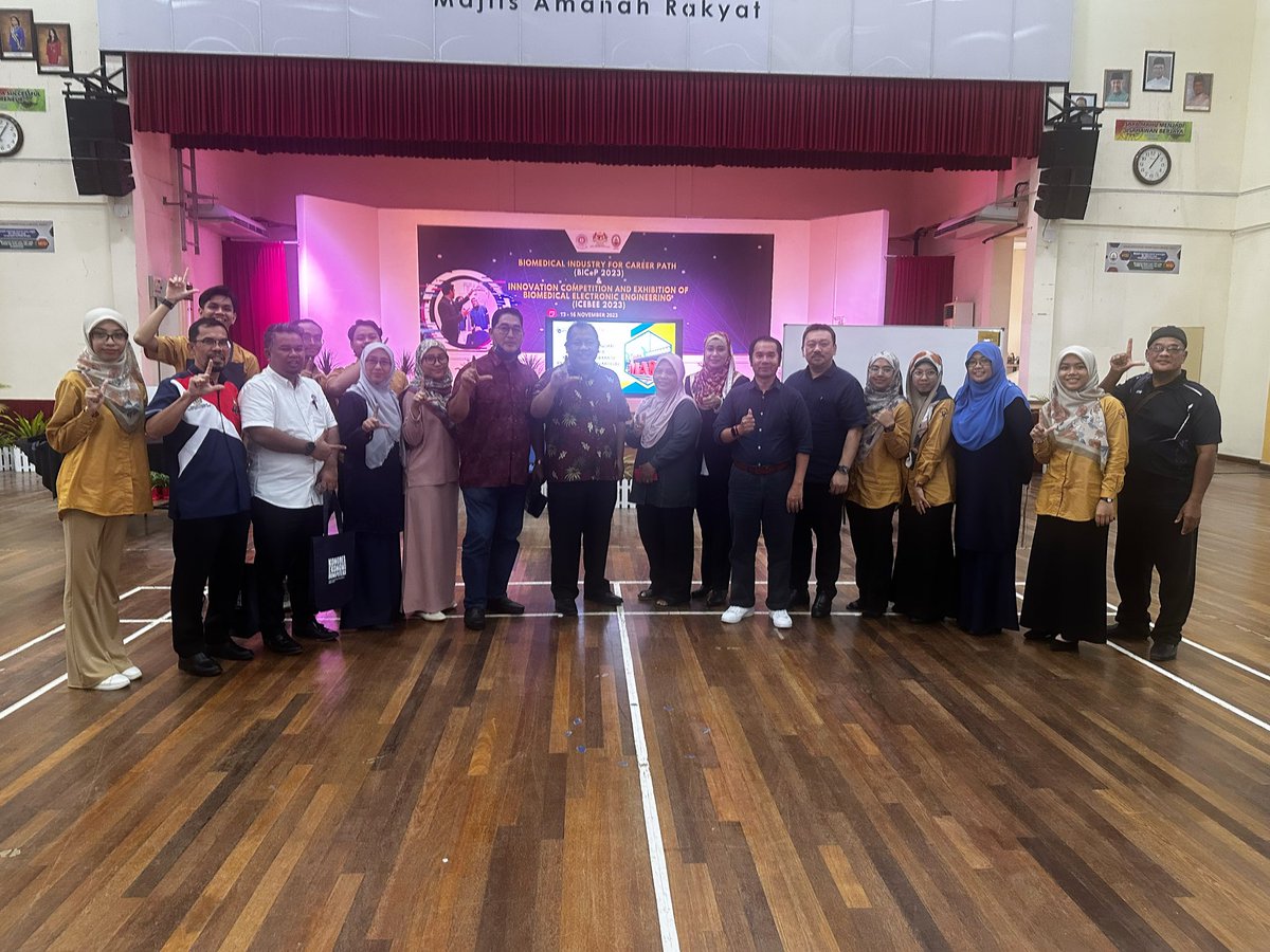 arininc's tweet photo. Sesi Libat Urus Di Bawah Kluster Reformasi Pendidikan Dan Modal İnsan, Kongres Ekonomi Bumiputera hari ini di Kolej Kemahiran Tinggi Mara, Ledang Johor. 
.
Merasai denyut nadi, keluh kesah, dan suara masyarakat Di Selatan tanah air
.
#agendanasional #kongresekonomibumiputera https://t.co/K8howdMxoL