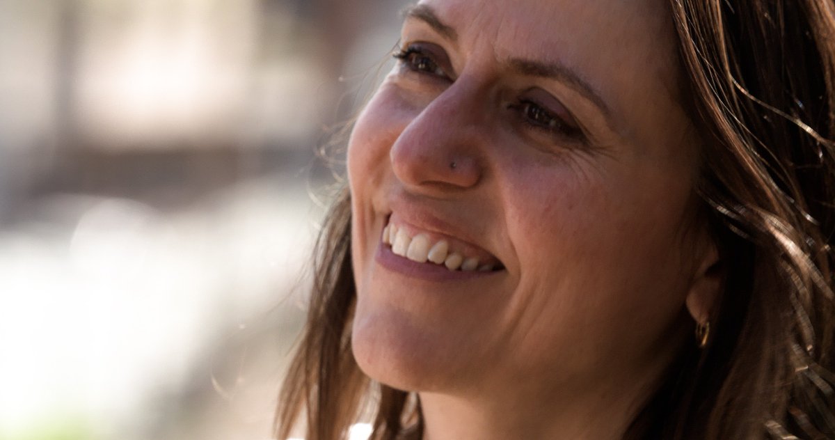 HIKATEATROA's tweet photo. Aupa Itzi! 
Eutsi ibilitako bideari! 
Emakume eta profesional itzela zara eta pertsona modura aparta. Bizitzarekin eta gizarte honekin aldiro erakutsi duzun konpromezua txalogarria da. 
Besarkada bat, Hika Teatroaren familiaren partetik! ❤️

#askatasuneskubidea #zurekingaude https://t.co/x1AqHgPrtw