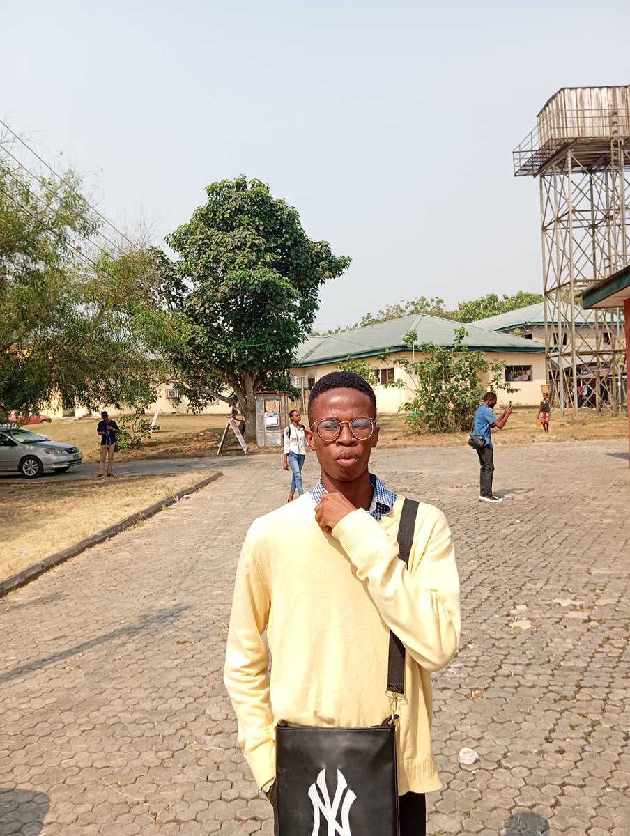 TheDivineKele's tweet image. Back to School

Yr 4 na me fess beg you sha. 🤲🏾

#MLSTWITTERCOMMUNITY
#NIMELSSA