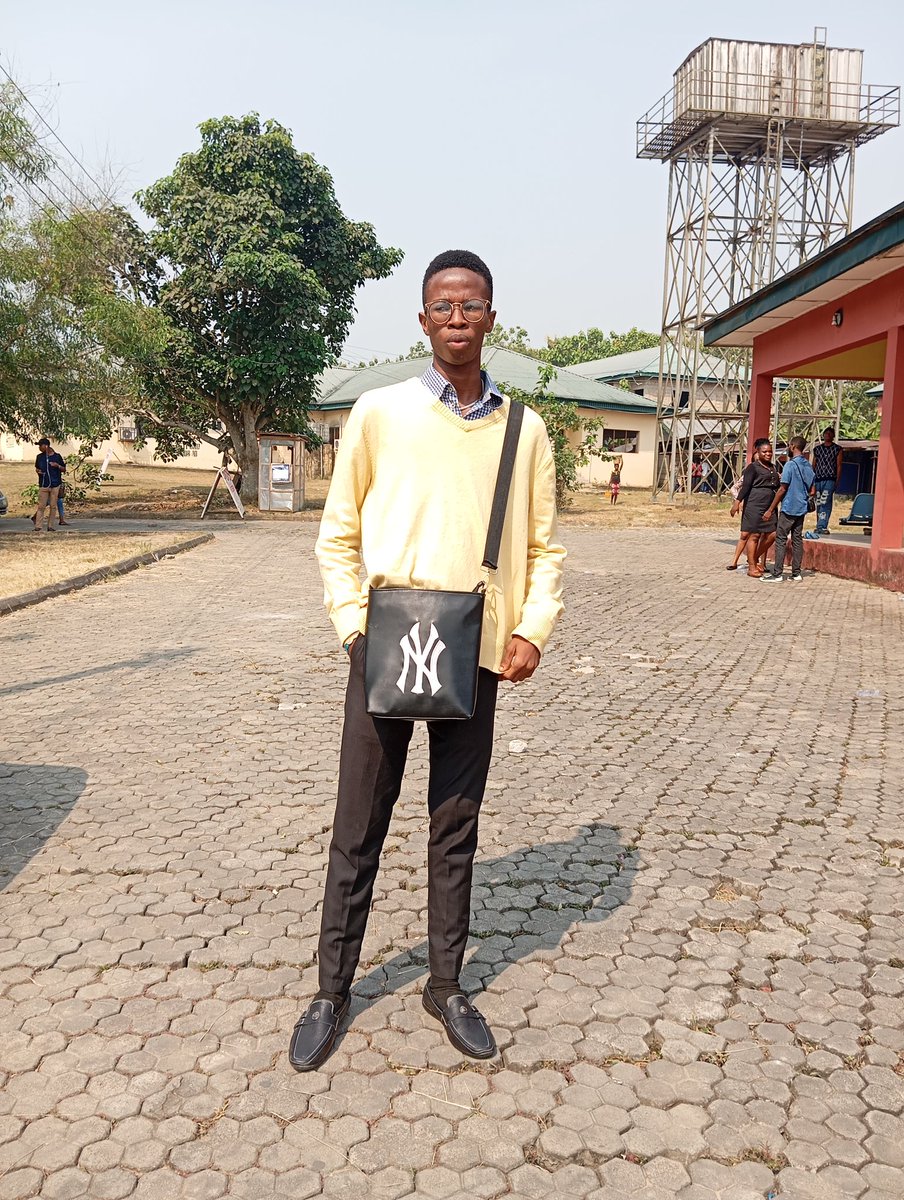 TheDivineKele's tweet image. Back to School

Yr 4 na me fess beg you sha. 🤲🏾

#MLSTWITTERCOMMUNITY
#NIMELSSA