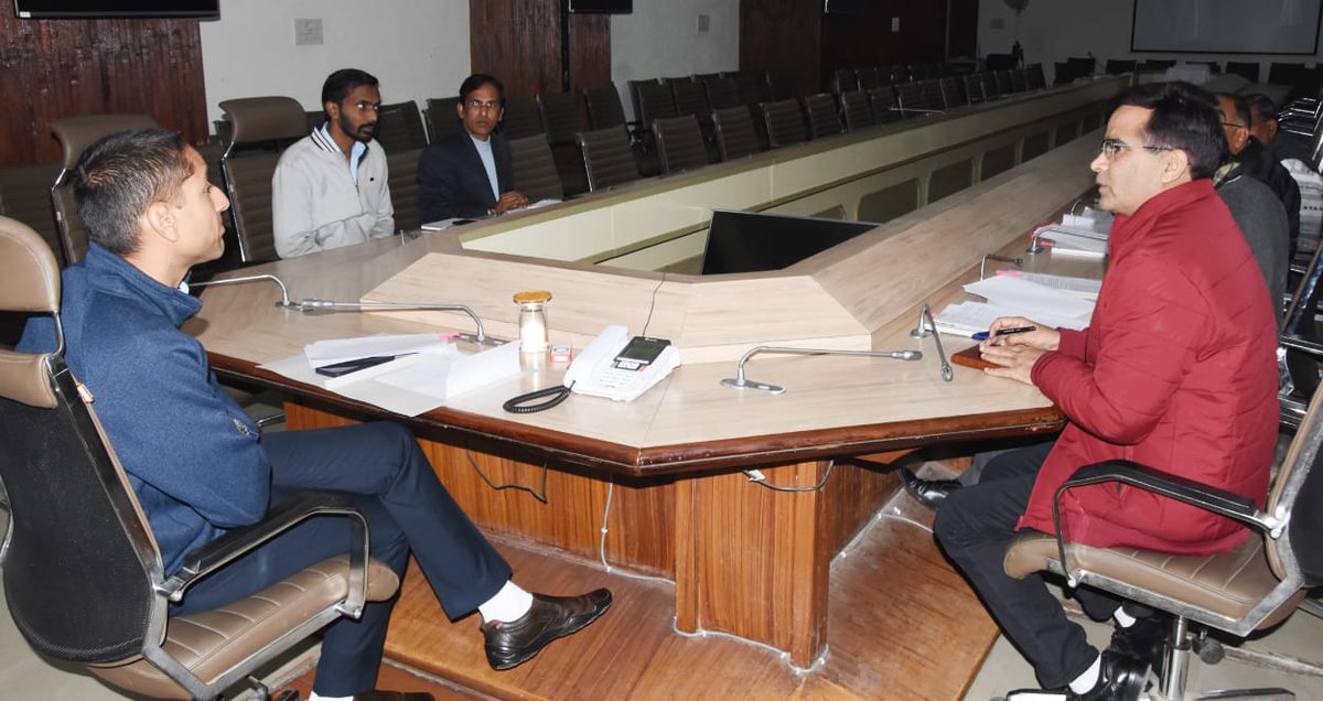Deputy commissioner Karnal (@dckarnal) on Twitter photo भावांतर भरपाई योजना का लाभ उठाने के लिए मेरी फसल मेरा ब्यौरा पोर्टल पर पंजीकरण आवश्यक, किसानों को करे प्रेरित
उपायुक्त ने बागवानी, मार्केटिंग बोर्ड, राजस्व, नाबार्ड तथा कृषि विभाग के अधिकारियों की ली बैठक, दिए आवश्यक निर्देश। <a href="/cmohry/">CMO Haryana</a> <a href="/DiprHaryana/">DPR Haryana</a> भावांतर भरपाई योजना का लाभ उठाने के लिए मेरी फसल मेरा ब्यौरा पोर्टल पर पंजीकरण आवश्यक, किसानों को करे प्रेरित
उपायुक्त ने बागवानी, मार्केटिंग बोर्ड, राजस्व, नाबार्ड तथा कृषि विभाग के अधिकारियों की ली बैठक, दिए आवश्यक निर्देश। <a href="/cmohry/">CMO Haryana</a> <a href="/DiprHaryana/">DPR Haryana</a>