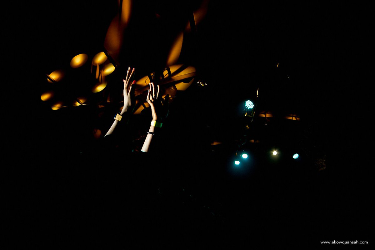 Really woke up to interesting things here today...

Whilst some of us were looking for the right moments to click the shutter, others were looking for the right moments to make a move.

They make moves and we freeze them for history. I just love what I do.
#calledoutinghana