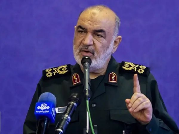 IRAN..Aviso No. 1 del IRGC:
En respuesta a los recientes crímenes terroristas de los enemigos del Irán islámico, los Cuarteles Generales de espionaje del Mossad, fueron atacados por los misiles balísticos del IRGC en medio de la noche”.