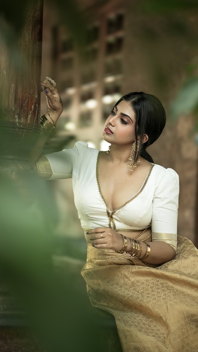 RiyaCast's tweet photo. Introducing Our Heroine 

@varsha_viswanat @teamaimpr @RiyaCast

 #actor #love #model  #beautiful  #film #beauty #movie #fashion #photography #instagram #cinema #singer #movies #photooftheday #actorslife #music #CelebrityClicks https://t.co/20x3R1hPxl
