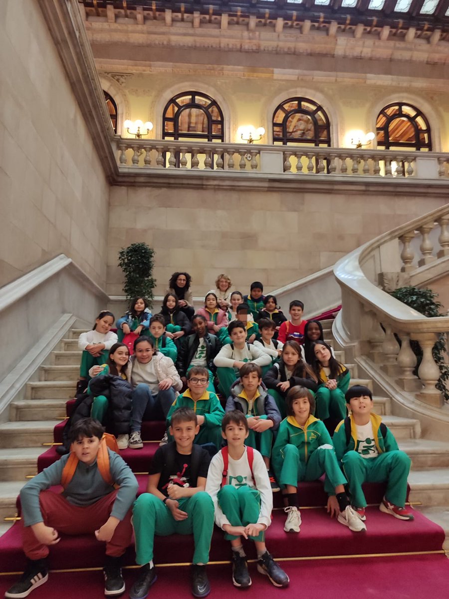 La visita al Parlament ha estat molt interessant. 
Tot un èxit!