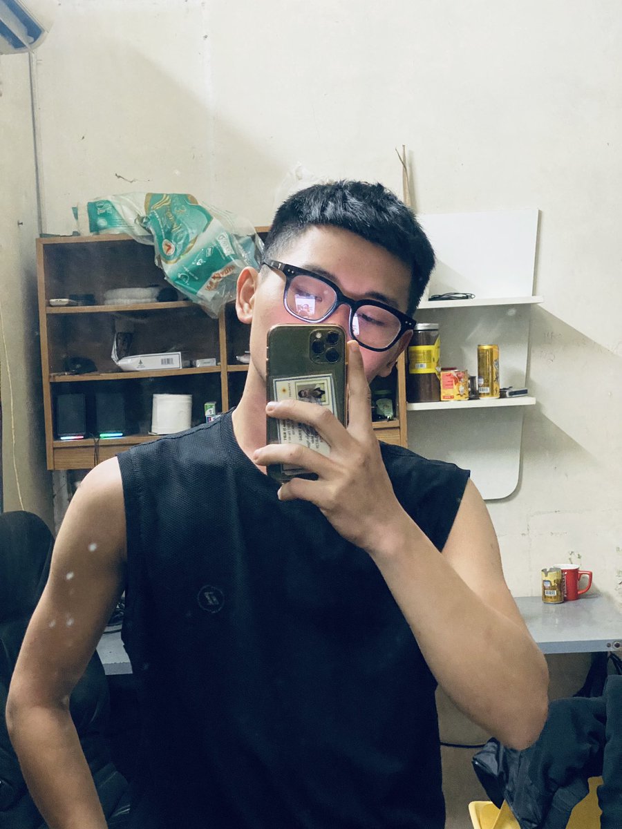 thinngu77930804's tweet photo. Đấy che mặt là dễ nhìn hẳn :)) https://t.co/3U8hjYCWNJ