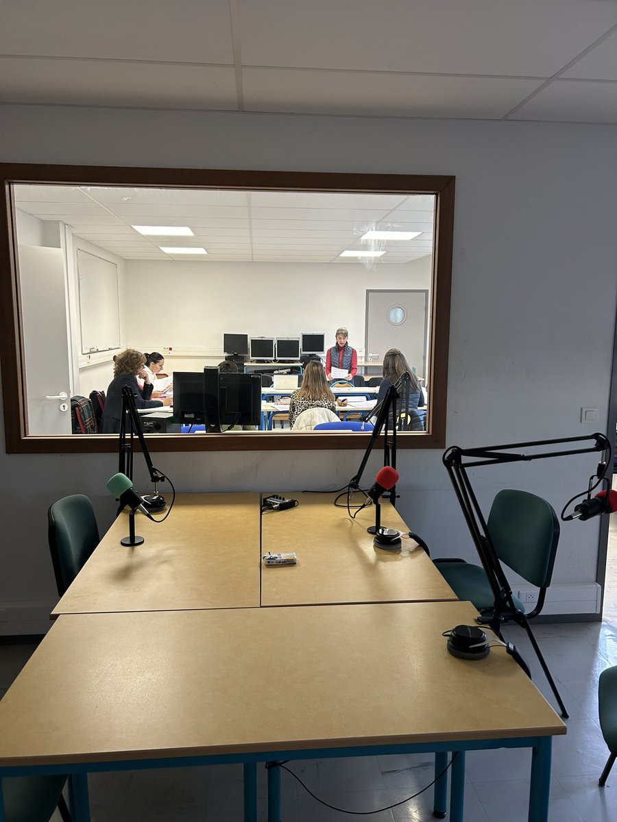edulab65's tweet photo. Studio d’enregistrement 🤩🤩🤩 https://t.co/ZLvxOfSzAQ
