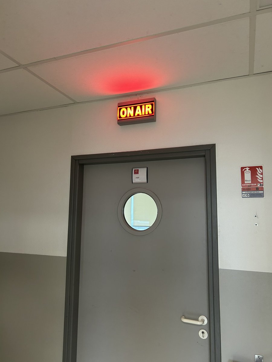 edulab65's tweet photo. Studio d’enregistrement 🤩🤩🤩 https://t.co/ZLvxOfSzAQ