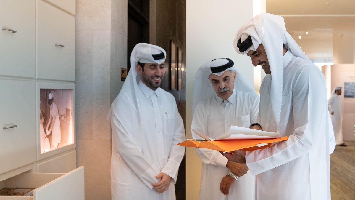 TamimBinHamad's tweet photo. يأتي تدشين دار الوثائق القطرية اليوم كإضافة إلى منشآتنا الوطنية الأخرى، لتسهم في حفظ تاريخ دولة قطر وتأصيل هوية بلادنا الثقافية والوطنية عبر أرشفة التراث الوثائقي والنهوض بالبحث العلمي والكتابة التاريخية والتوعية بأهميتها. https://t.co/t5tOyB74VM
