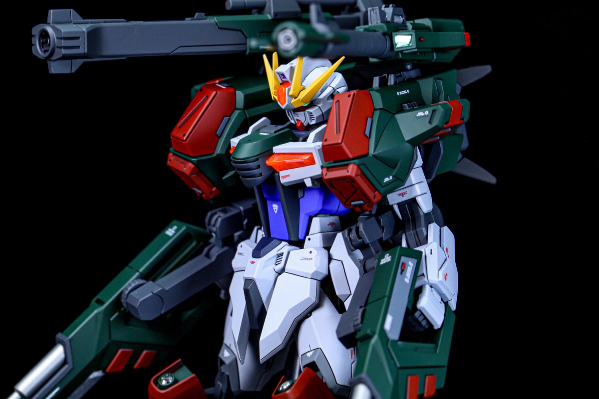 air_ship5's tweet photo. ビルドストライクEG（VBウェポン装備型）
完成しました('ω')

SDとHGのヴェルデバスターを使ってミキシングしてみました！
本体は明るいホワイトだと違和感あったのでグレーを少し入れてます(''ω'')

#ガンプラ https://t.co/E1RM0fbURC