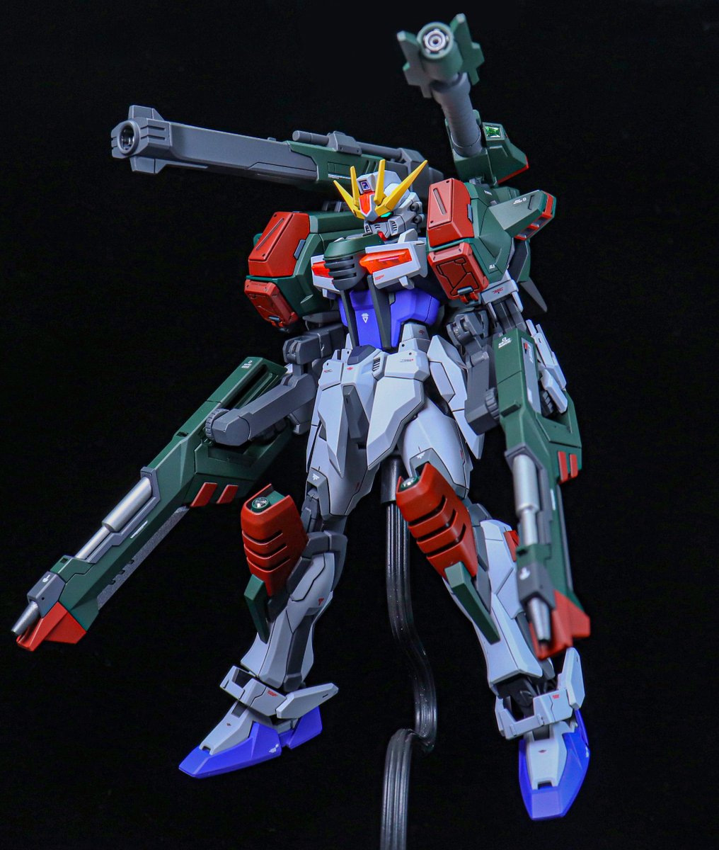 air_ship5's tweet photo. ビルドストライクEG（VBウェポン装備型）
完成しました('ω')

SDとHGのヴェルデバスターを使ってミキシングしてみました！
本体は明るいホワイトだと違和感あったのでグレーを少し入れてます(''ω'')

#ガンプラ https://t.co/E1RM0fbURC