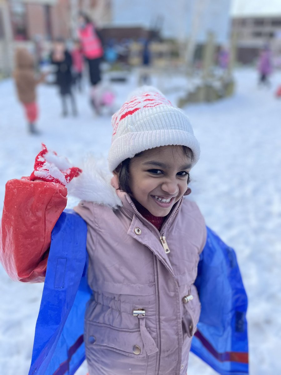 1/2 Our garden was a winter wonderland <a href="/pleasantsteyfs/">pleasantsteyfs</a> <a href="/PleasantStPrim/">PleasantStreet</a> 
We couldn’t resist the opportunity to explore seasonal change…. And have some fun