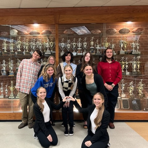 WeAreHickory's tweet photo. Last week, our Forensics Team had their third competition! Our Hawks competed in several categories and had a blast! #forensics #flyfearlessly #hawkyeah https://t.co/ZzB1MBrv7C