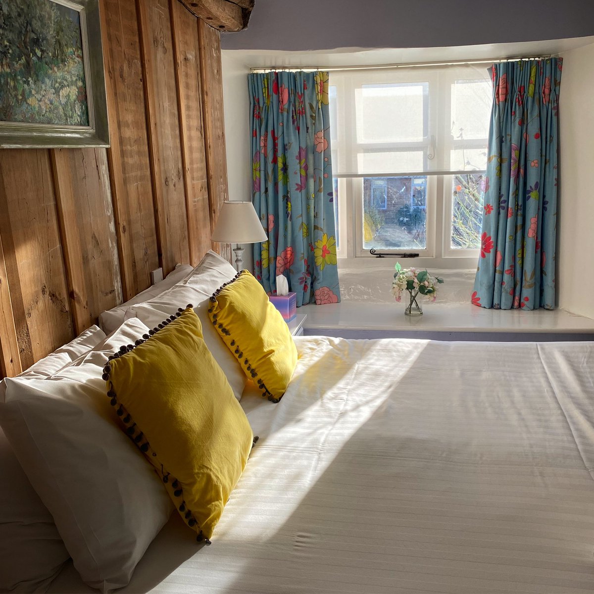 The Rose & Crown tweet media