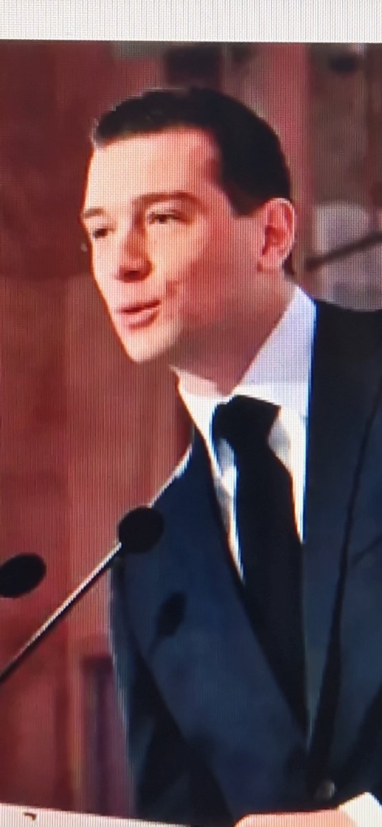 CharpinMylene's tweet photo. Regardez ! il est charmant. Ce qui est surprenant c est que ce jeune homme est d une stabilité émotionnelle incroyable. Mesuré, direct, un amour de Notre Pays qui transperce. Il n a jamais trahi SES idées, SON Parti. Cest rare. NOTRE ultime Chance pr sortir les nons élus de l UE https://t.co/R7pKWDDcoj