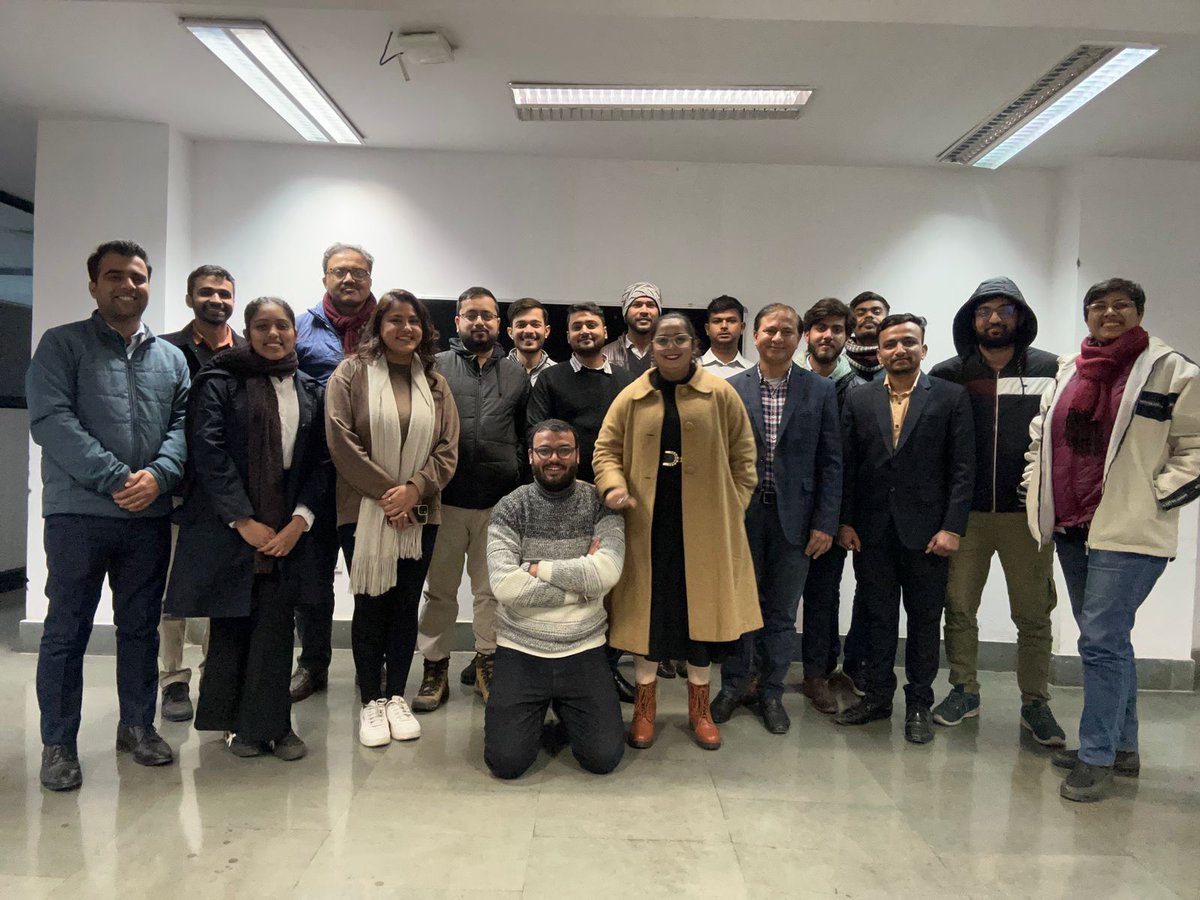 UNIIF_NOIDA's tweet photo. #NationalStartupDay #UNIIF hosted a vibrant startup meet, uniting NCR's brightest minds. Visionary #RakeshSidana of #MeriCAR graced as a distinguished guest, sharing investment insights. The event highlighted 22 startups, emphasizing UPID's commitment to fostering innovation! https://t.co/BGyHaix6bZ