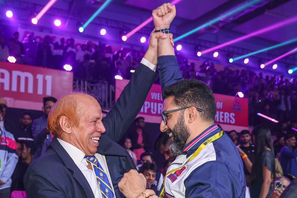 JaipurPanthers's tweet photo. We always say “Once a Panther, Always a Panther”.
It was wonderful to welcome back some of our legends of Kabaddi back to their #PanthersDen yesterday.
#JPP #JPPvsMUM #PKLSeason10 #RoarForPanthers #Kabaddi #1001stPanga
(1/2) https://t.co/13bBVLgsEs