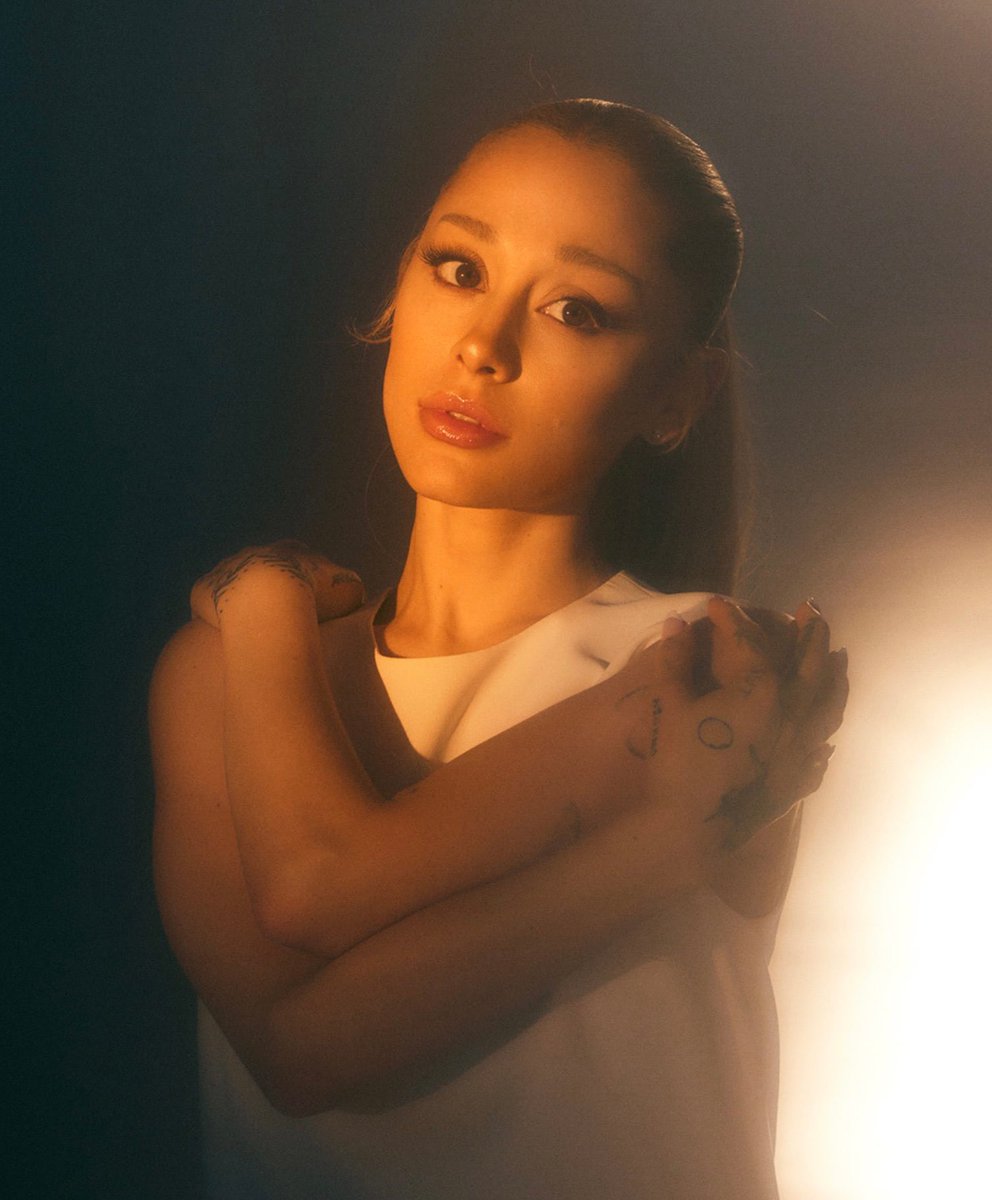 “BELLAKEO” de Peso Pluma e Anitta e “Yes, And?”, de Ariana Grande, são as únicas canções presentes em todos os países da América Latina no Spotify atualmente.