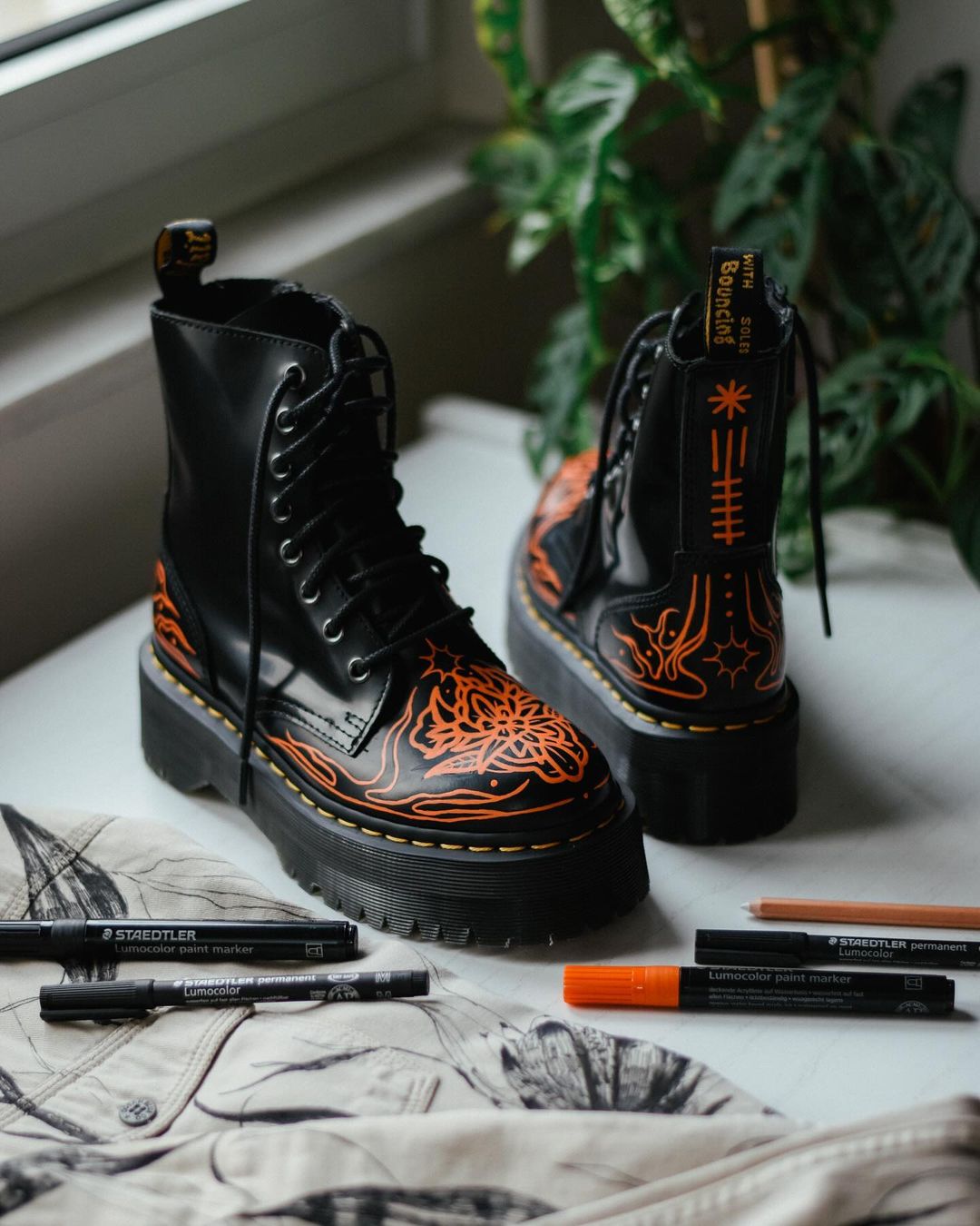 Dr martens hotsell spin