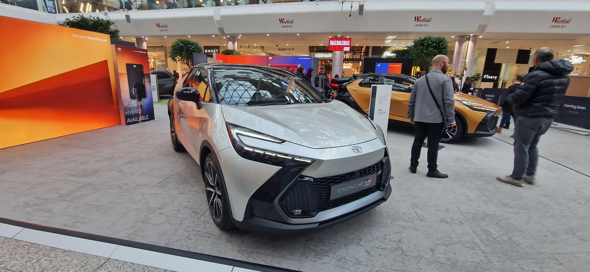 dreamlease's tweet photo. Over the weekend we travelled down to @westfieldstrat to check out the Toyota pop-up, and what a great display it was, it was brilliant to see a variety of Toyota models.
Check out our Toyota lease offers here: https://t.co/OzZ36HIdnN
#Toyota #Westfields https://t.co/y2g9fUqPSo