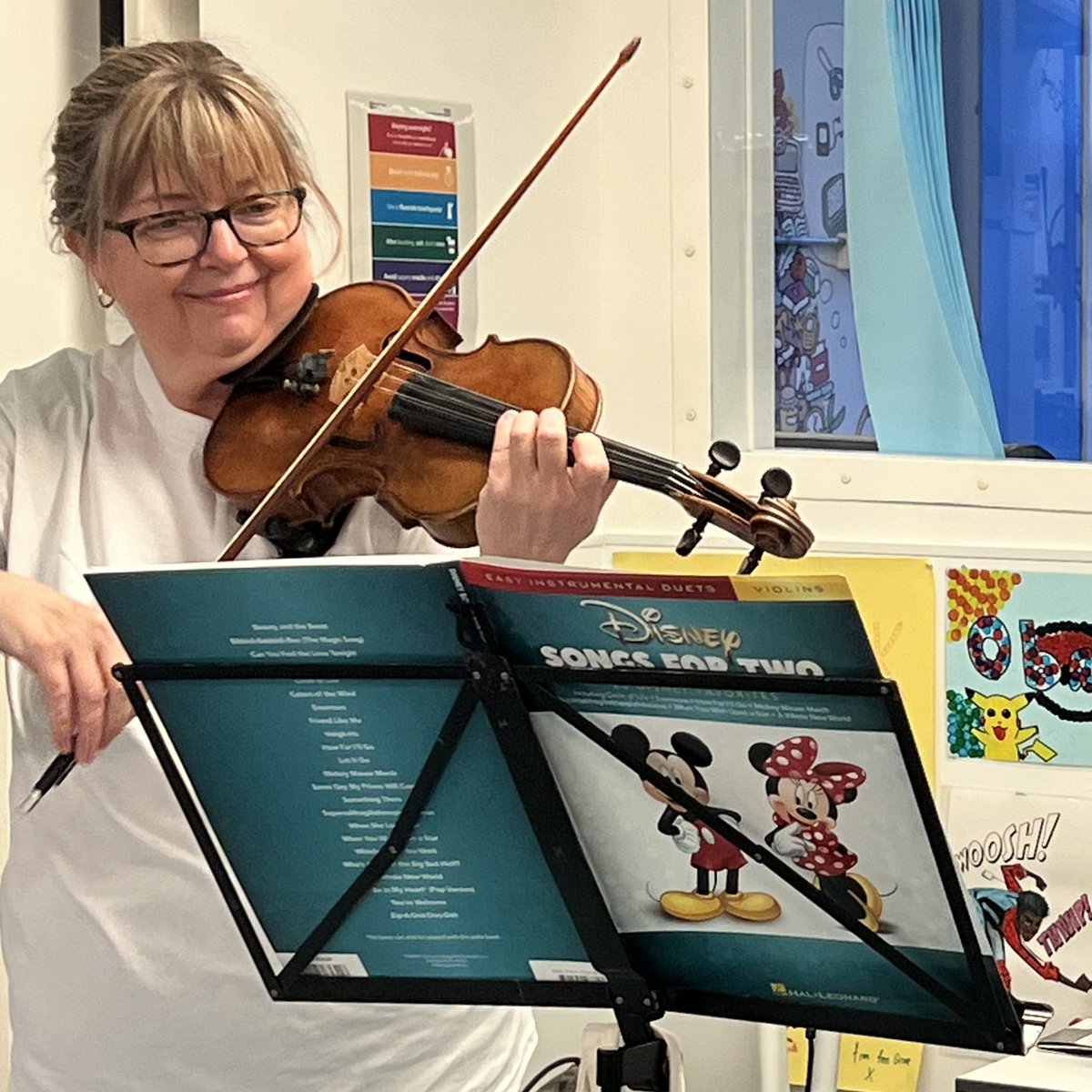 CUHArtsNHS's tweet photo. Last week we were delighted to welcome back @BrittenSinfonia🎶
Bridget and Nickie spent the day playing duets for patients and staff to enjoy, thank you for bringing beautiful music to our spaces!
#CUHsounds is generously funded by the kind supporters of @ACTcharity https://t.co/XKUULk3WgV