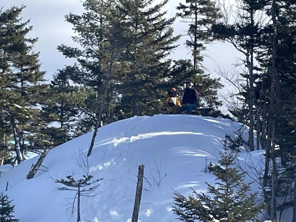 FloydPerkinson's tweet photo. Couple skiers (mom and child?) hiked up a rock, as I skied by I snapped a few and said Id post them. Photos come out great, but the day definitely did! #BMOM https://t.co/vKuQc6SZjL