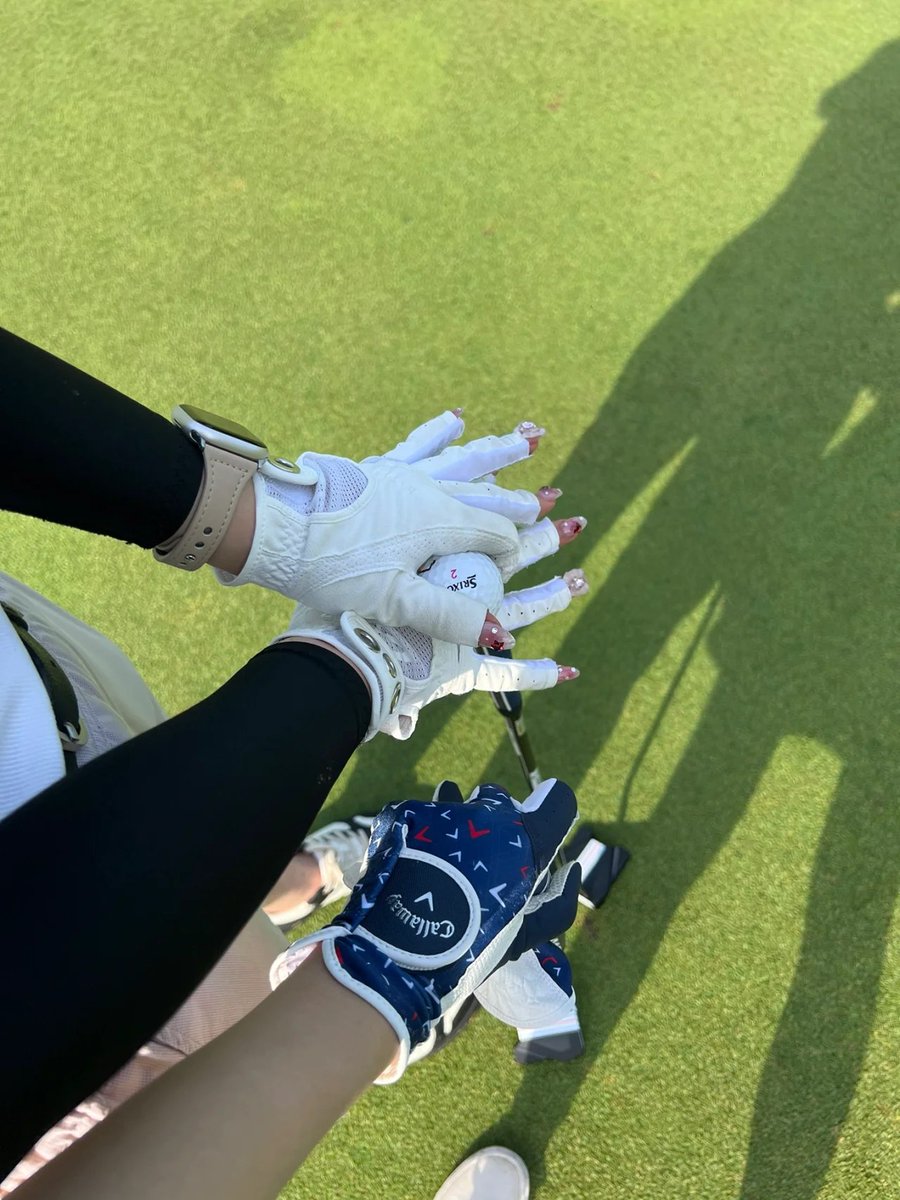 rem49er's tweet image. Playing golf brings me a unique combination of relaxation, challenge, and camaraderie.🏌️‍♀️