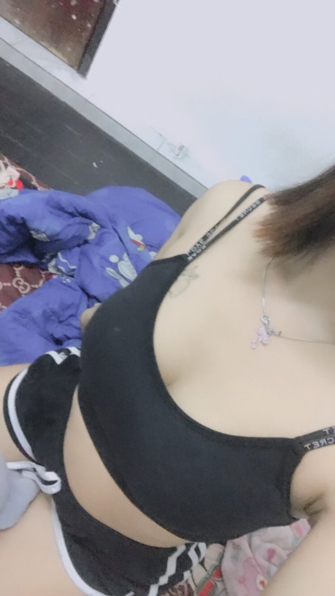 #ออกเดท #รีทวิตให้ด้วยน้า     #เงี่ยนหีเเฉะ  #เหงาหรือเงี่ยน มาเล่นห้องน้ามั้ย น้ามีอะไรให้ดูด☺️