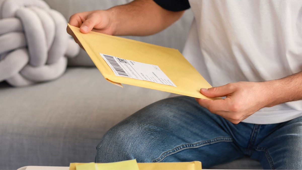 If you are considering mail in your next marketing campaign: A staggering 30% of recipients take action, be it making a purchase, contributing to a cause, going online, or sharing it with someone. It's the kind of engagement every marketer dreams of
#DirectMail #mail #print