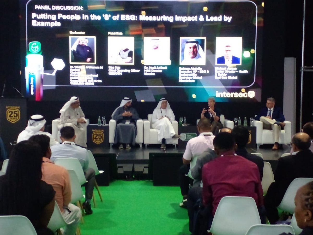 NEBOSHTweets's tweet image. The first day at #intersecexpo Dubai has been fantastic. 'NEBOSH Day' - our day of specially curated seminars - featured leading health and safety experts and we've enjoyed meeting people on exhibition stand (you can also speak to the NEBOSH team by visiting us on stand 8-B27).