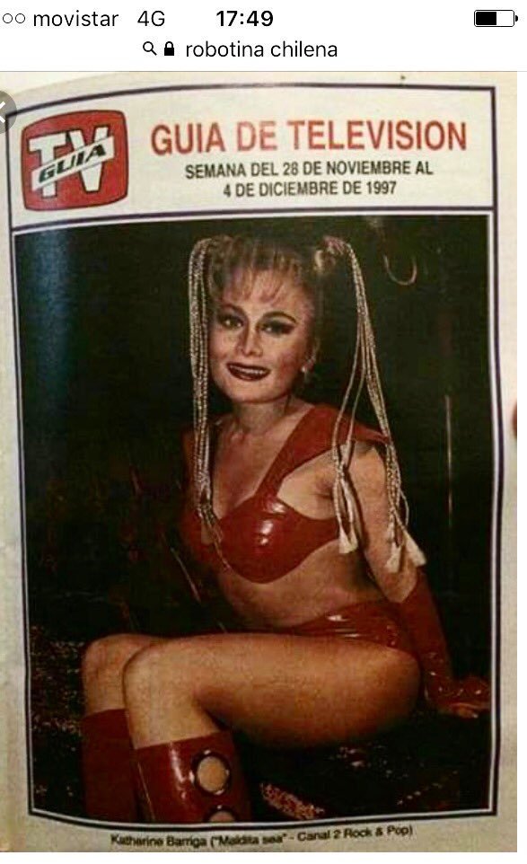 Cathy Barriga odia esta foto de cuando era Robotina, así que si les llega, por favor no la compartan. Avísenle a sus amig@s!