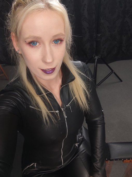 Hey guys 😘check out the links➡️ https://t.co/9MMhVaF1mO &amp; https://t.co/sdiS8kKsmE @clips4sale  if you<a href="/tag/leather"class="tags"><span>#leather</span></a><a href="/tag/bdsm"class="tags"><span>#bdsm</span></a><a href="/tag/follow"class="tags"><span>#follow</span></a><a href="/tag/sexy"class="tags"><span>#sexy</span></a><a href="/tag/blonde"class="tags"><span>#blonde</span></a><a href="/tag/fetish"class="tags"><span>#fetish</span></a><a href="/tag/rt"class="tags"><span>#rt</span></a>