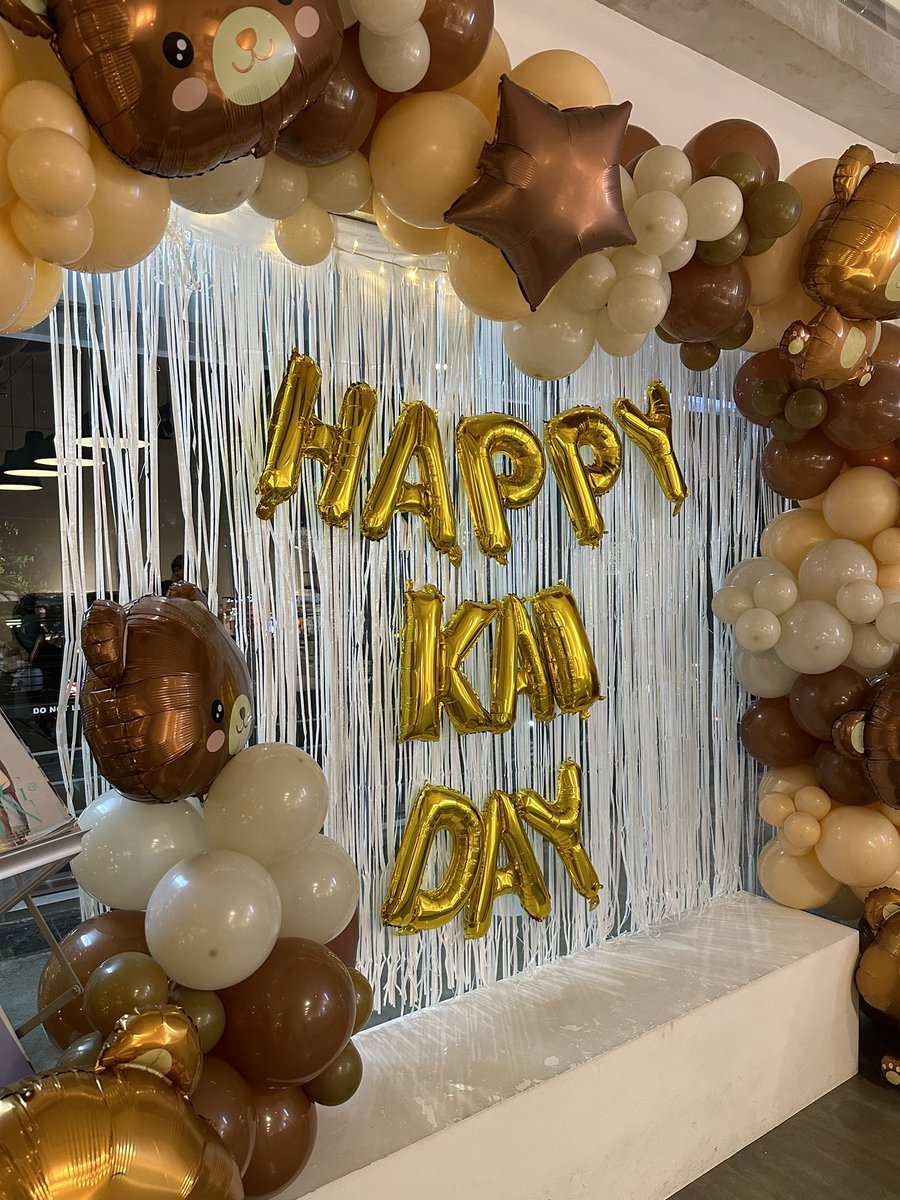 gabbyeigenmann's tweet photo. Got the chance to attend @TheBoyWhoDanced CSE at @cafe408_ last sunday
Congratulations @kjinjm_ for a very successful event! See u again next year #KAI #카이 
#TheBoyWhoDanced_Kai
@weareoneEXO https://t.co/IdCRRHR8UX