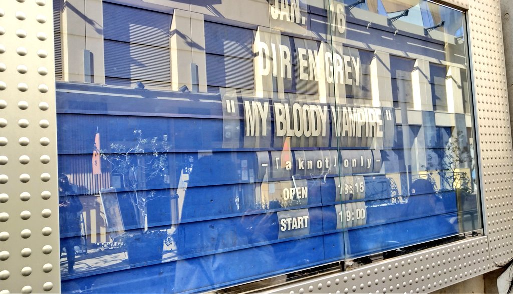 aL_nekolion's tweet photo. 最高の音楽浴びてきた、このために生きてる
#DIRENGREY
#BLOODYVAMPIRE https://t.co/WwmbFOa4Au