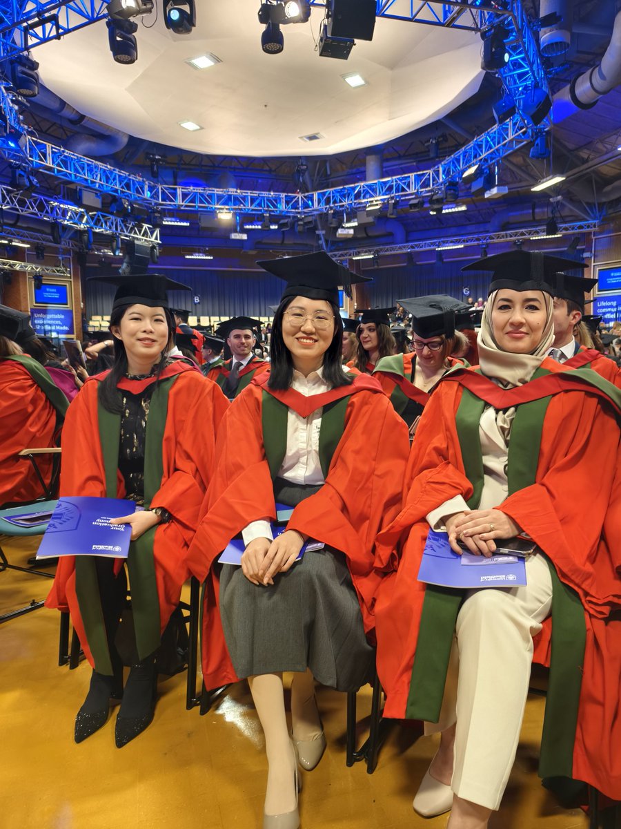 wenyi_jiang's tweet photo. It is so nice to see my supervisor, my collegues in Sheffield! https://t.co/zvCwucOIzx