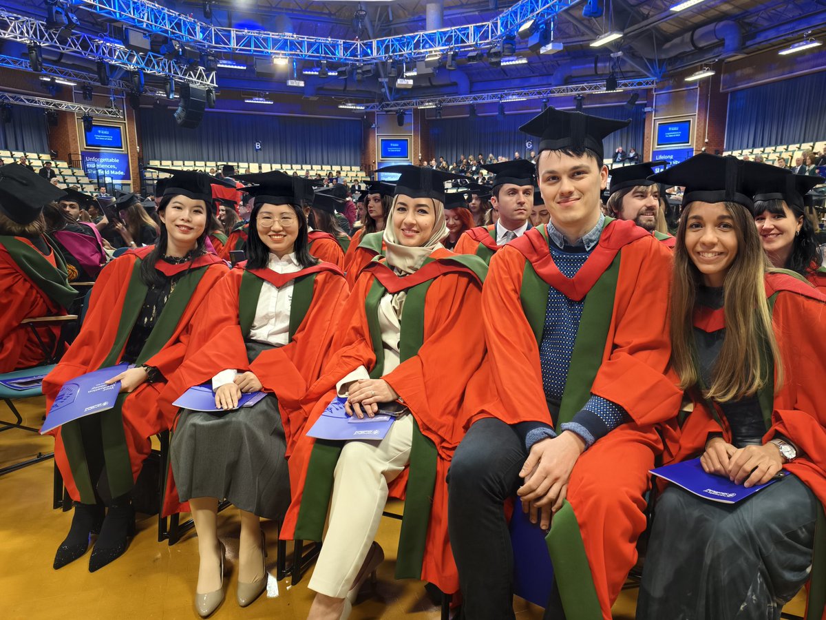 wenyi_jiang's tweet photo. It is so nice to see my supervisor, my collegues in Sheffield! https://t.co/zvCwucOIzx