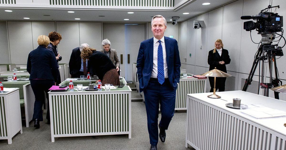 telegraaf's tweet photo. Van der Burg doet beroep op senaat: stem voor dwangwet https://t.co/fgZwUbz91F https://t.co/eFtq3UGDap