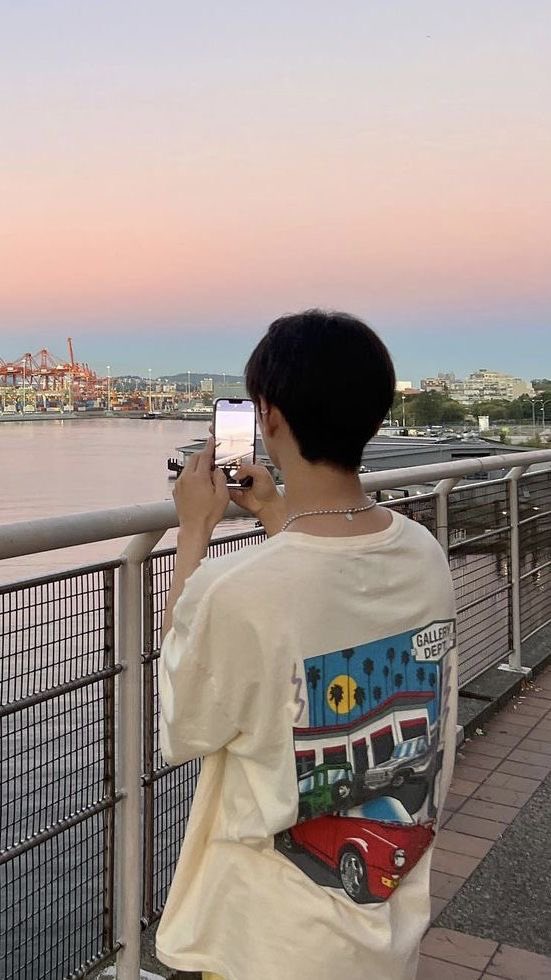 daffpetalss's tweet photo. 𝗦𝗼 𝗴𝗿𝗮𝘁𝗲𝗳𝘂𝗹 𝘁𝗼 𝘀𝗵𝗮𝗿𝗲 𝗺𝘆 𝘄𝗼𝗿𝗹𝗱 𝘄𝗶𝘁𝗵 𝘆𝗼𝘂💖

#CaratSelcaDay #JOSHUA #CSD #조슈아 https://t.co/Vxz4xZYSTk