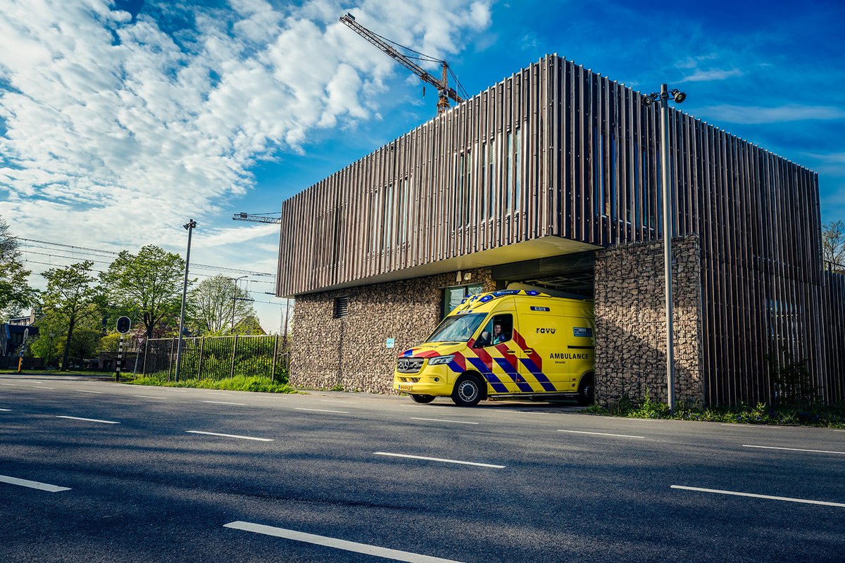 Vandaag maken we kennis met standplaats Nieuwegein, geopend in 2021! 🏩. Vanaf deze post rijden 6 hoogcomplex ambulances. Ook is er een wasplaats!
Vanaf standplaats Nieuwegein rijden we in IJsselstein, Benschop, Utrecht, de Meern en een stukje Houten. 💙