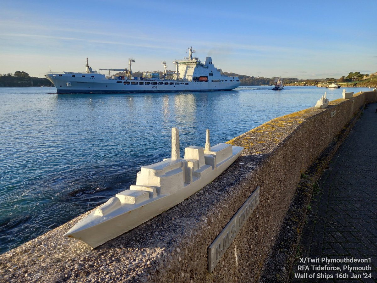 PlymouthDevon1's tweet photo. π¬π§ RFA Tideforce (A139) heading out from Devonport Plymouth this morning. #Plymouth #BritainsOceanCity #RFATideforce #RFA #Tideforce #Devonport #A139 @RFATideforce @RFAHeadquarters https://t.co/VtEPxgn57c
