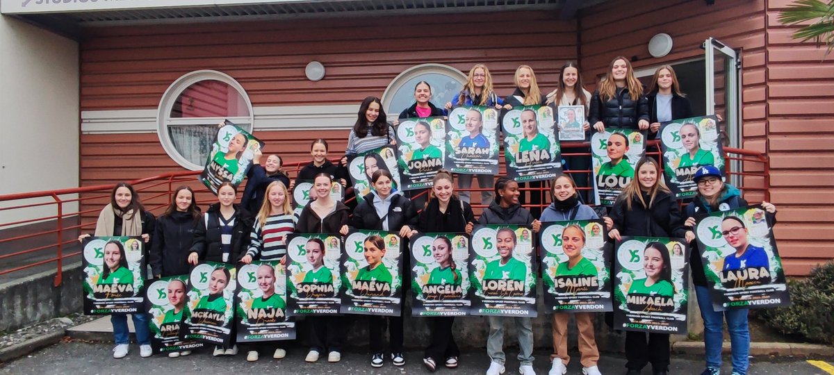 Kdosports's tweet photo. 🌟 K'DOSPORTS🎁🔵🔴  récompense les U19F de Yverdon Sport Féminin 🟢⚪🌟

! Lors d'une sortie cohésion au bowling 🎳, K'DOSPORTS a remis des posters personnalisés🖼️ à chaque joueuse de l'équipe féminine U19 de Yverdon Sport ! 🎁⚽ https://t.co/zjLLy417cH
