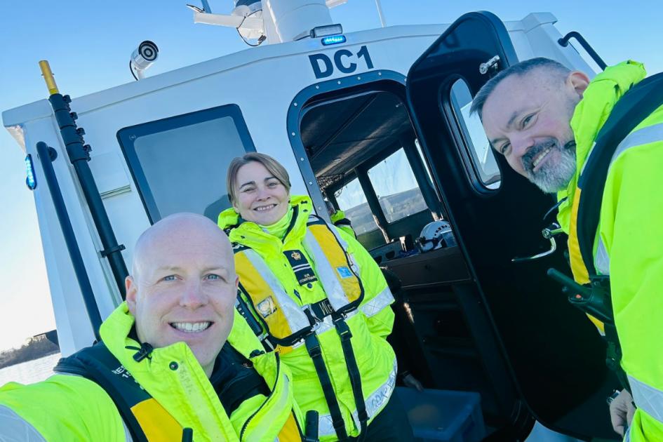 Members of Greenock’s Coastguard Rescue Team have been honing their skills by working alongside rangers at one of Scotland’s busiest lochs dlvr.it/T1RzsN 👇 Full story