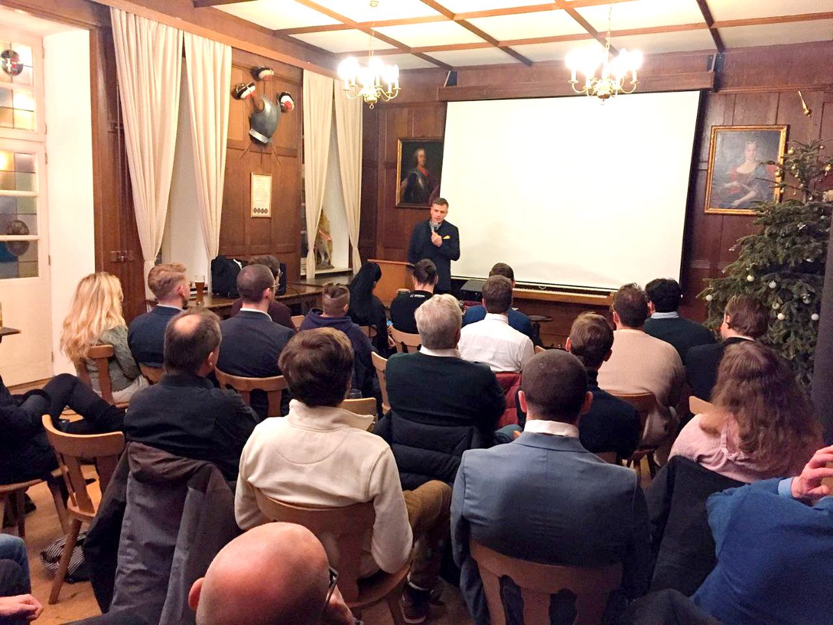 🇦🇷🗽🦁 #MIWI-Ökonom Jurij Kofner hielt im #Hayek-Club München einen Vortrag zum Thema „Klassischer #Liberalismus als Staatsideologie? Aussichten für die Präsidentschaft von Javier #Milei in Argentinien“ widmete. ▶️ Lest den Konspekt der Vorlesung hier: kofner.de/libertarismus-…