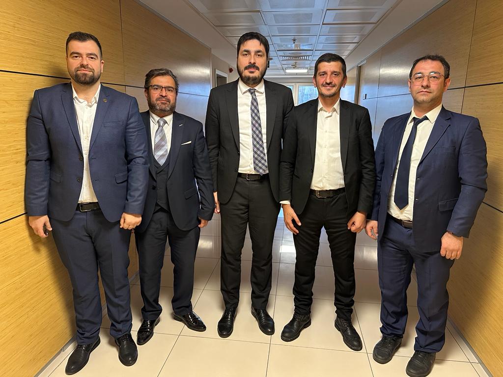 Kredi Yurtlar Genel Müdürlüğü Genel Müdür Yardımcımız Sn. Haluk Tayyib  YETİM ' i makamında ziyaret ederek Yurt çalışanlarının sorun ve çözüm önerilerimizi paylaştık.

Misafirperverliği ve nezaketi için kendilerine şükranlarımızı  sunarız..

<a href="/GSB_KYGM/">Kredi ve Yurtlar Genel Müdürlüğü</a>  <a href="/adaletsendikasi/">Adalet Sendikası</a>