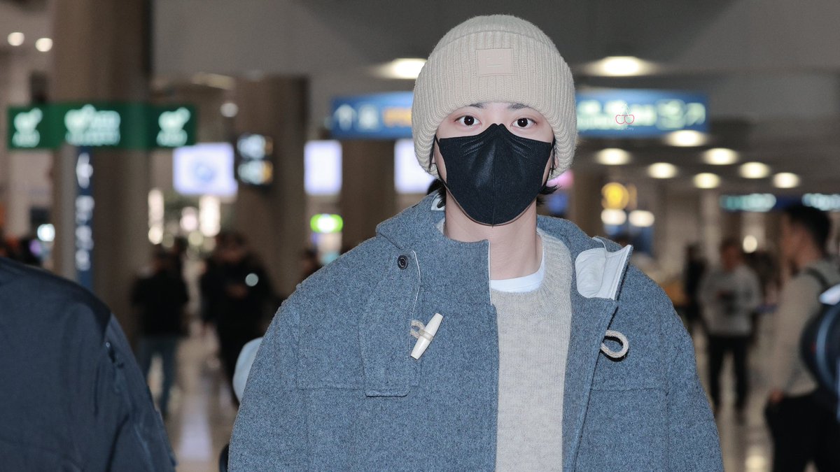 loey_real__pcy's tweet photo. 231116두바이-> 한국입국 1

 🍒 👑 는 정말 ❤️ 입니다.

#찬열 #박찬열 #Chanyeol https://t.co/cPQJY319DS