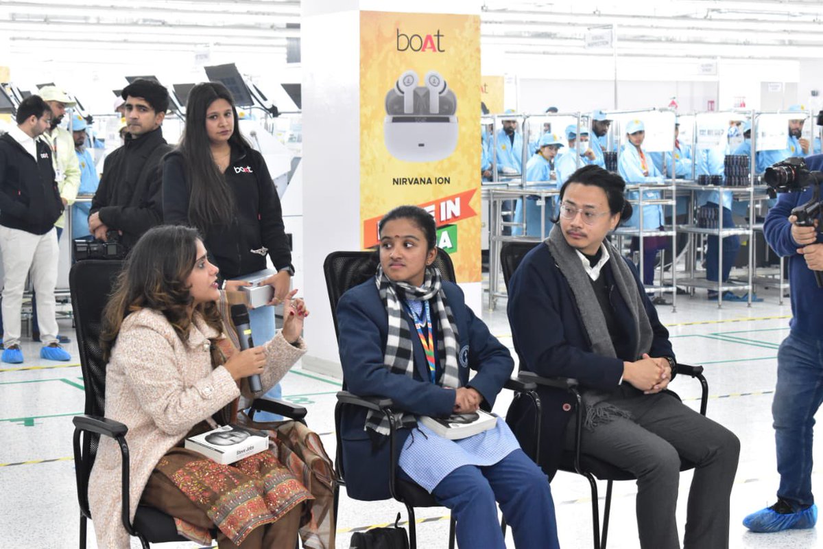 GoI_MeitY's tweet photo. Indian Startups are the catalyst of #ViksitBharat. #TheNextWave of startups will bolster India’s position as the trusted tech partner for the world.

To mark #NationalStartupDay2024, Hon. MoS Shri @Rajeev_GoI visited the @RockWithboAt factory in Noida today with 3 young Indians. https://t.co/UVaWeVf5UL