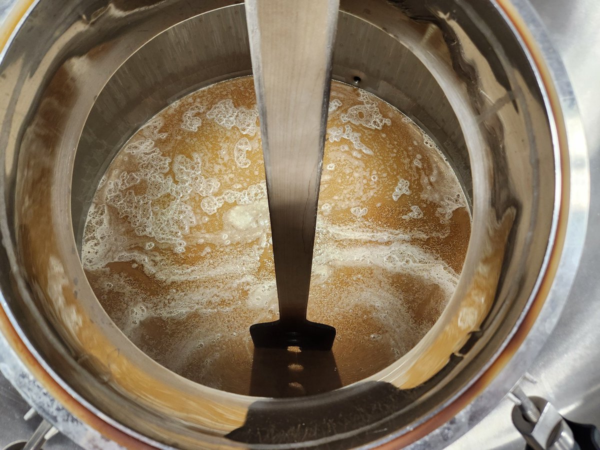 ruhbrewer's tweet photo. Decoction time @BadWeatherBrew Maibock brew day! #doubledecoction #barkemalt #blahgers #lagerlove #lagerislife https://t.co/7ML9esgxLy