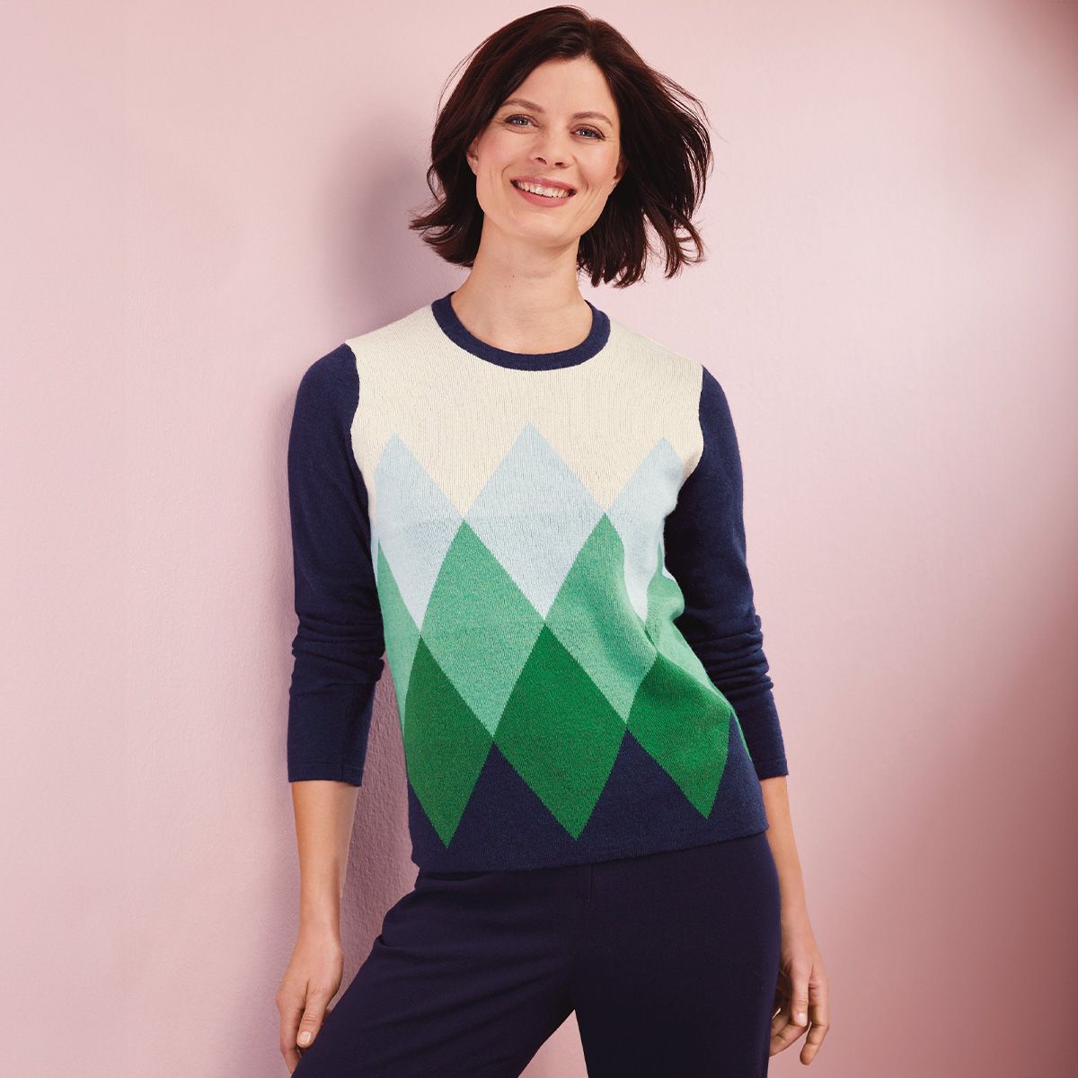 CotswoldCollect's tweet image. January chills? Embrace them in style! ❄️ Shop our latest collection here: buff.ly/2USKRCi 

#WinterReady #FunctionalFashion #CosyComfort #WinterStyle